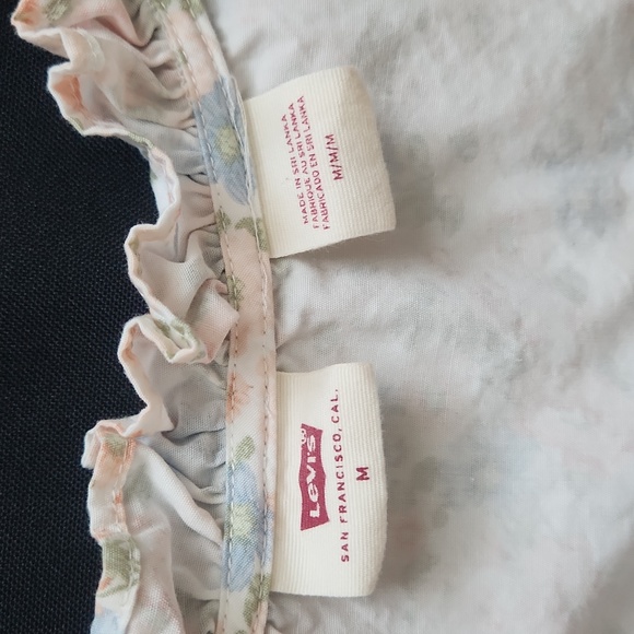 Levi's Peasant Crop Top - Picture 12 of 14